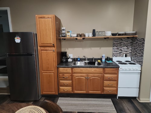 Peaceful and charming apartment in Clinton, Indiana