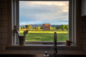 Interior - Historic Castle Coach House – Trail & Wineries (Earnscleugh)