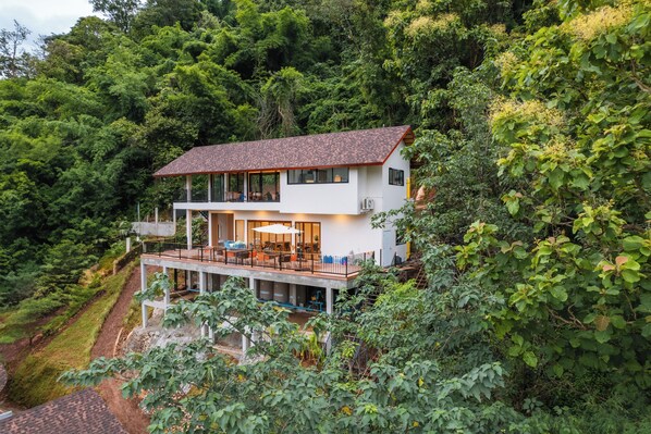 Fachada da propriedade