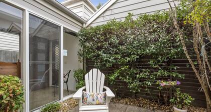 Boat House Villa 1 - Central Barwon Heads, beaches, shops, restaurants