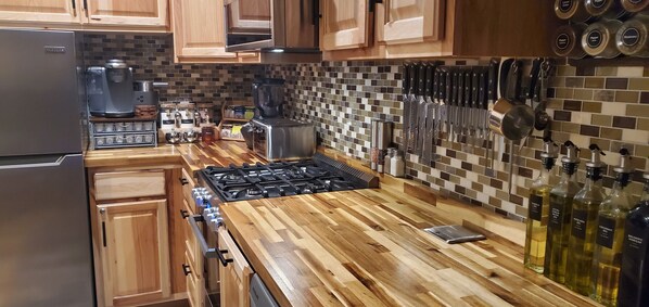 Microwave, oven, stovetop, dishwasher - ON the Salmon River! (Pulaski)