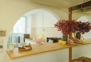 Microondas, placa de cocina