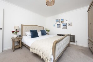 3 bedrooms, Internet, bed sheets - Sennen Sands- Free Parking & WiFi - Pets Welcome (Sennen)