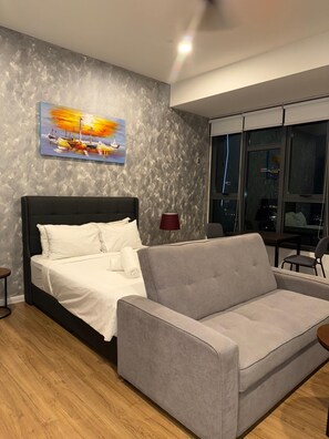 Deluxe Triple Room, City View | Living area - Ceylonz Suites by Icefly Hom's (Kuala Lumpur)