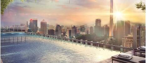 Piscine couverte, piscine extérieure