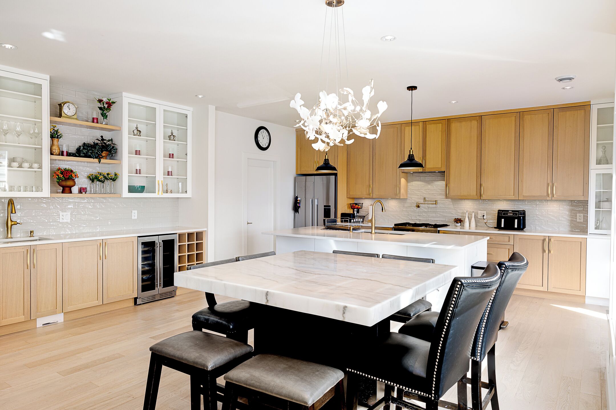 Microondas, horno, parrilla de estufa y lavavajillas 