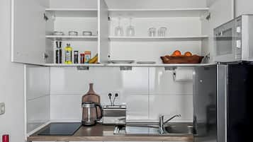 Mikrowelle, Ofen, Herdplatte, Geschirrspüler