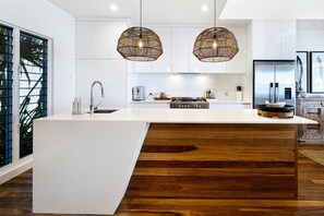 Fridge, microwave, oven, stovetop - Knot Shore - Did we mention the views? (Haliday Bay)