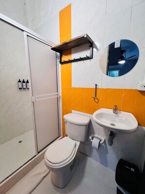 Standard Room | Bathroom | Shower, towels, soap, shampoo