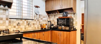 Fully furnished apartment with Kitchen near T Nagar, Chennai