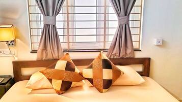 2 bedrooms, iron/ironing board, free WiFi, bed sheets