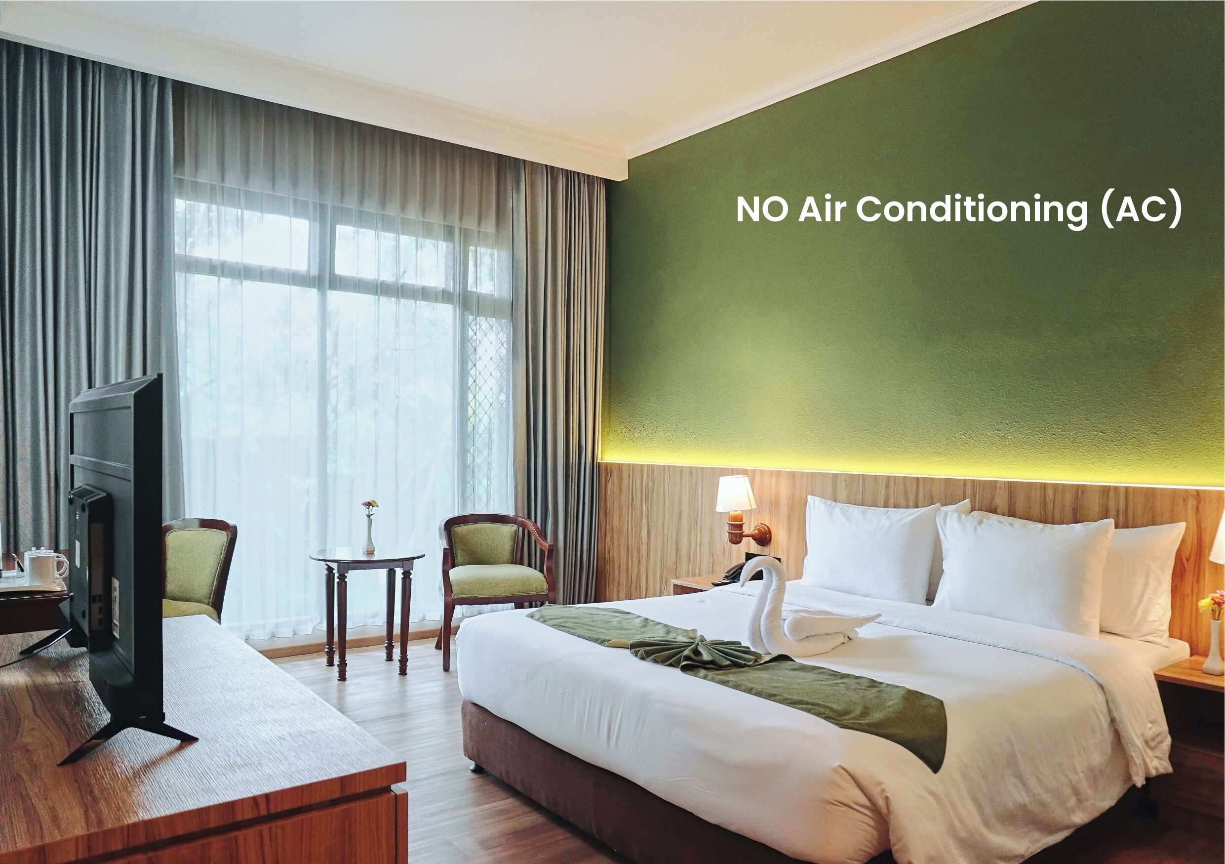 Deluxe Grand Queen (With Air Cooler) | 床单