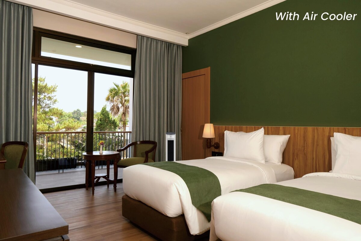 Deluxe Grand Twin Balcony (With Air Cooler) | Bed sheets