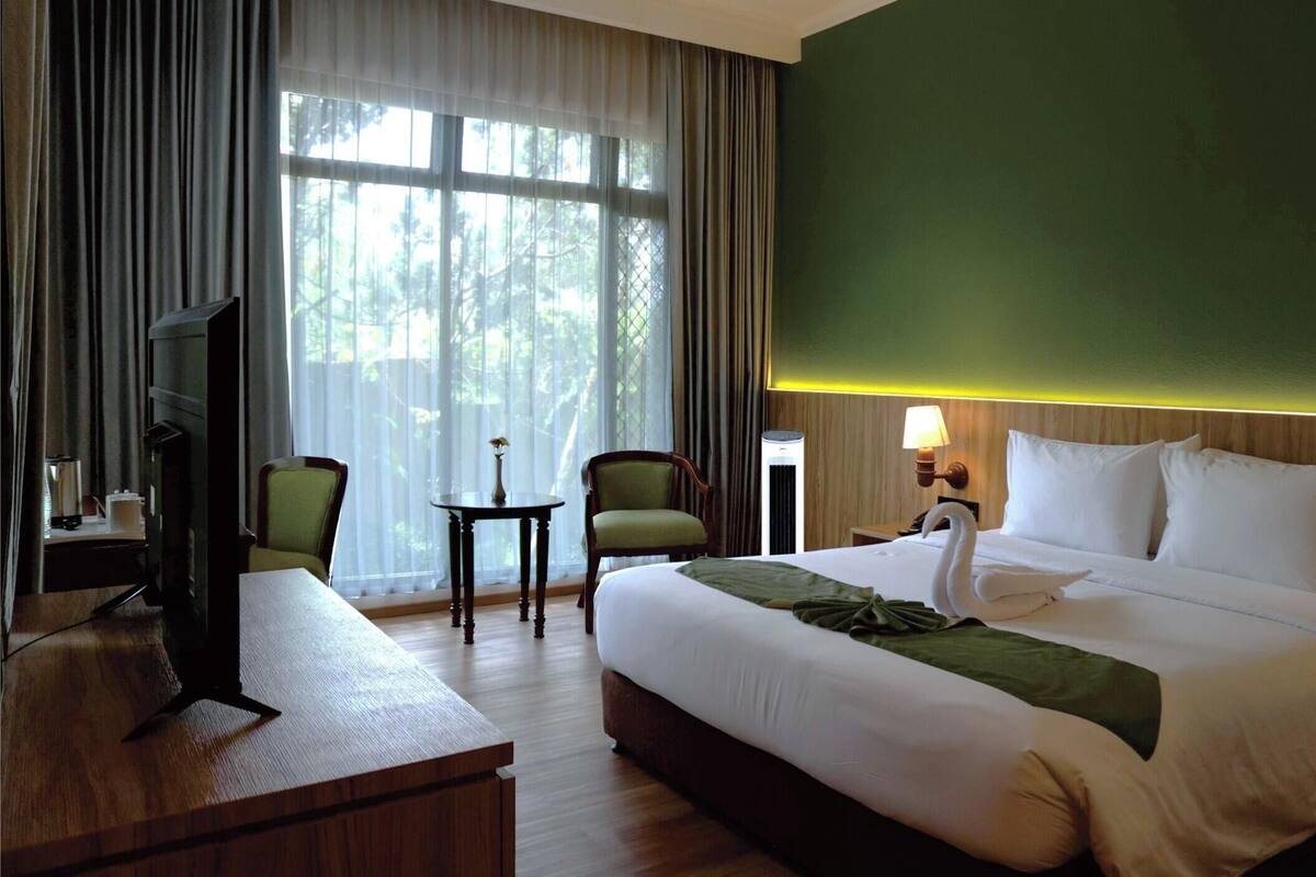 Deluxe Grand Queen (With Air Cooler) | Ropa de cama