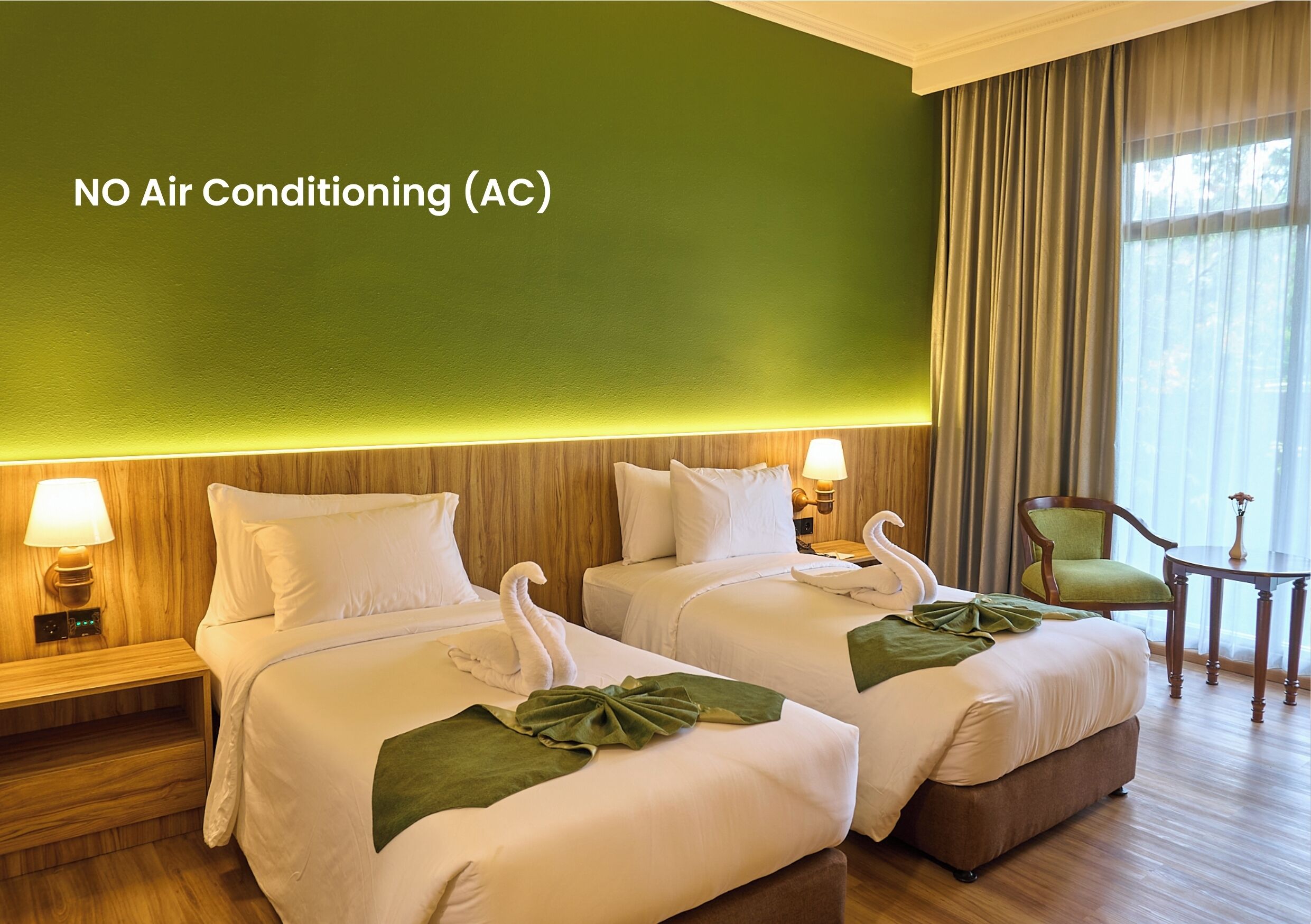 Deluxe Grand Twin (With Air Cooler) | ผ้าปูที่นอน