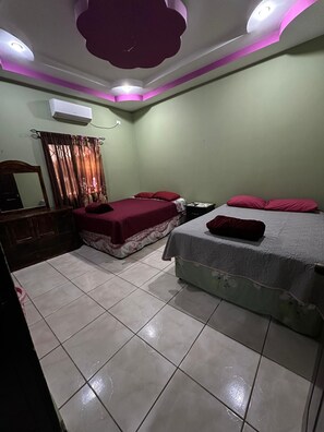 4 bedrooms, iron/ironing board, free WiFi, bed sheets