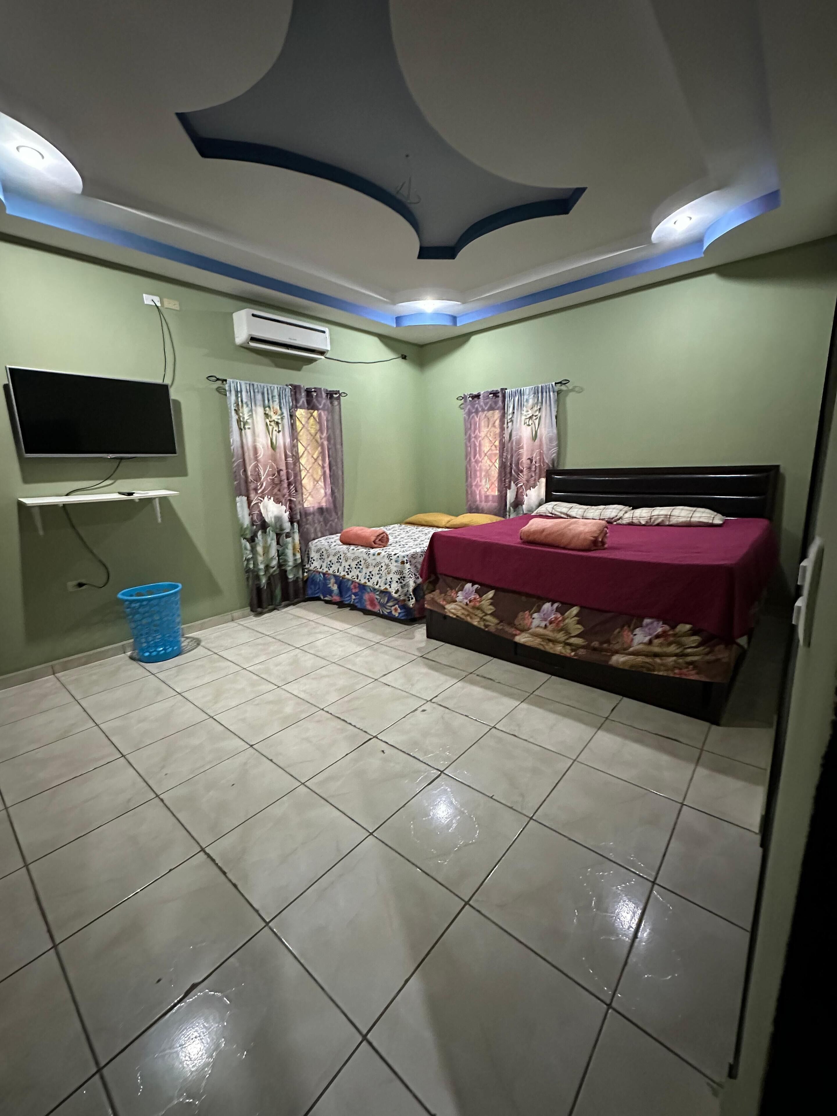 4 bedrooms, iron/ironing board, free WiFi, bed sheets