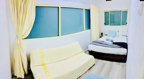 4 bedrooms, iron/ironing board, free WiFi, bed sheets