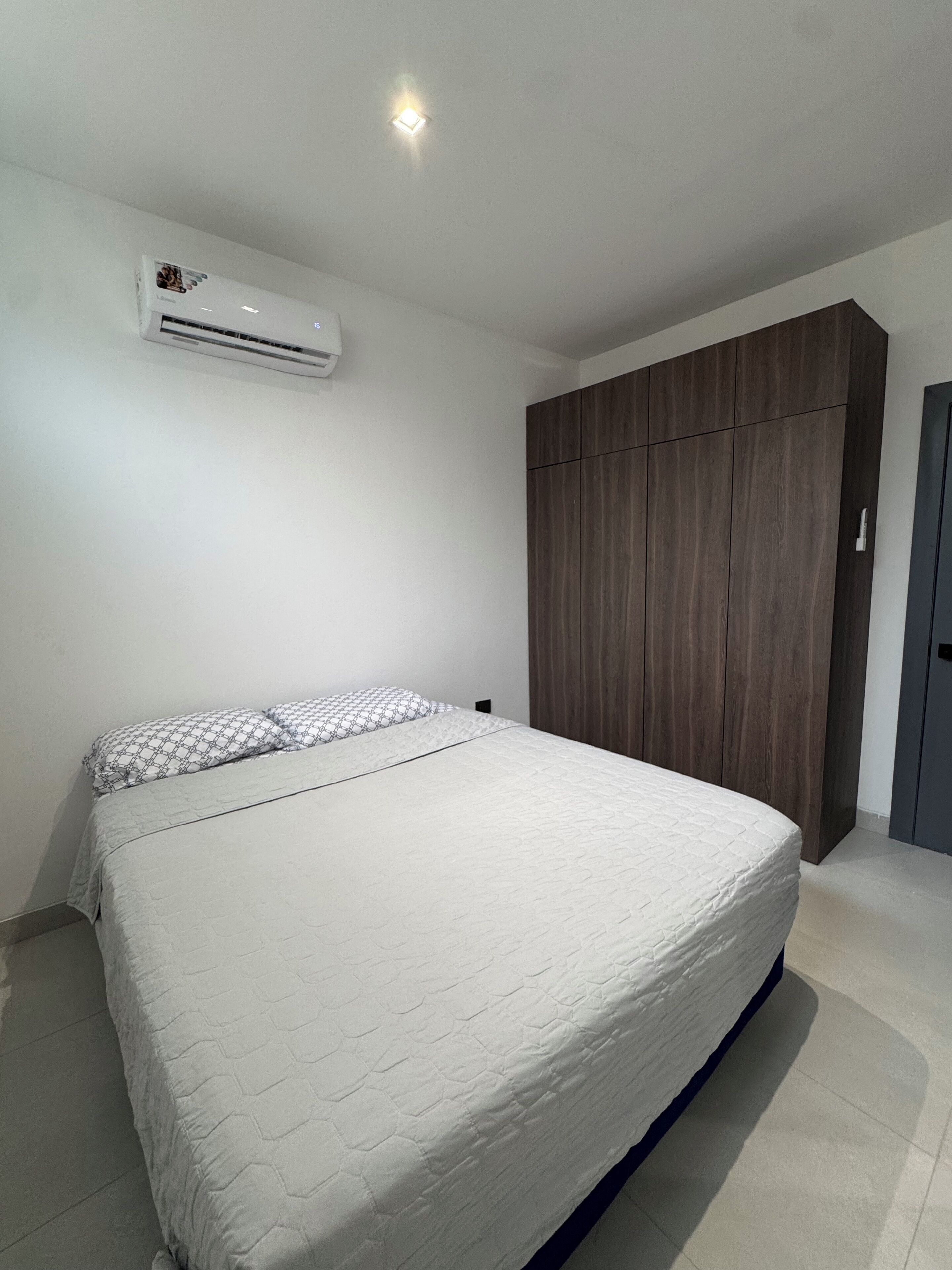 1 bedroom, iron/ironing board, WiFi