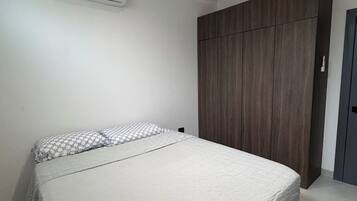 1 bedroom, iron/ironing board, WiFi