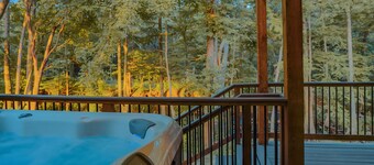 Riverside Retreat near Broken Bow -  Hot Tub, Riverfront, Sleeps 14