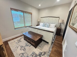 2 bedrooms, desk, iron/ironing board, travel crib