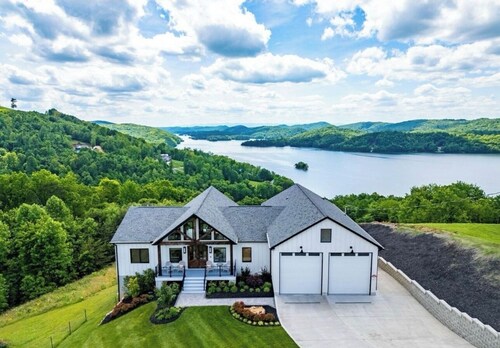 STUNNING SUNSET VIEWS! Luxury Lake & Mountain Retreat w Pool, Spa, & Beachfront