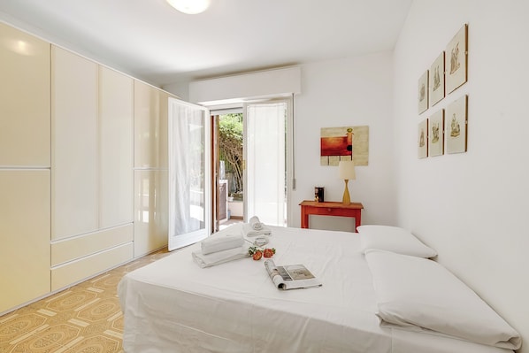 Departamento estándar, 1 habitación (Il Giardino Sul Mare) | 1 habitación y ropa de cama