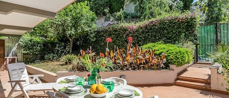 Lägenhet Standard - 1 sovrum - terrass (Il Giardino Sul Mare) | Restaurang utomhus