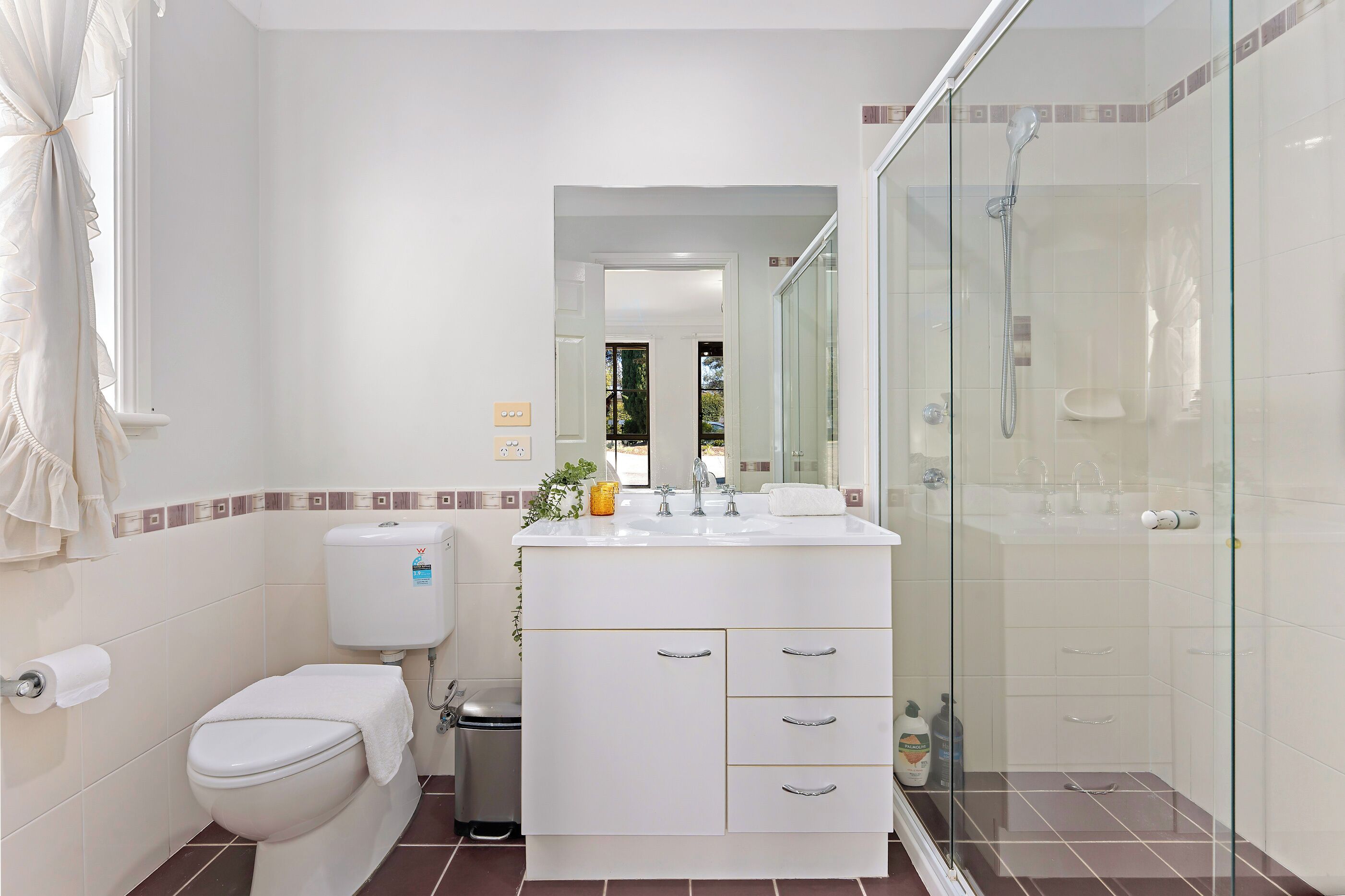 Towels, soap, shampoo, toilet paper