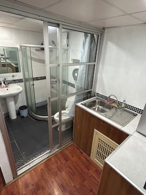 Standard Double Room, Beach View | Bathroom