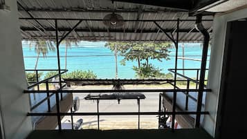 Habitación doble estándar, vista a la playa | Terraza o patio