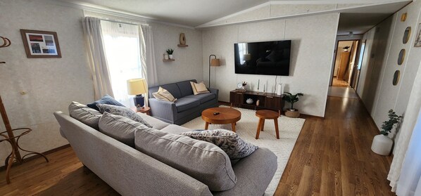 Living area - Family Getaway in Interior, SD – Just 5 Min to Badlands NP (Interior)