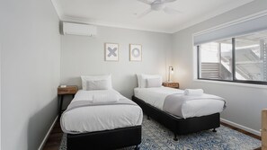 3 bedrooms, free WiFi, bed sheets - The Nest - in eclectic Bellingen (Bellingen)