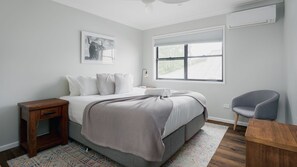 3 عدّة غرف نوم وواي فاي مجانًا وملاءات أسرّة