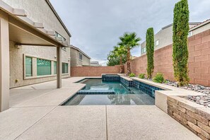 Pool - Luxury 2 Story 3 Car Garage Home (Las Vegas)