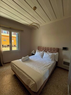 3 Schlafzimmer, BĂŒgeleisen/BĂŒgelbrett, Internetzugang, BettwĂ€sche