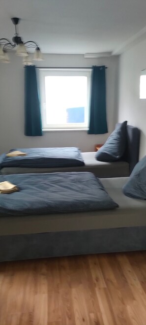 1 bedroom, WiFi, bed sheets