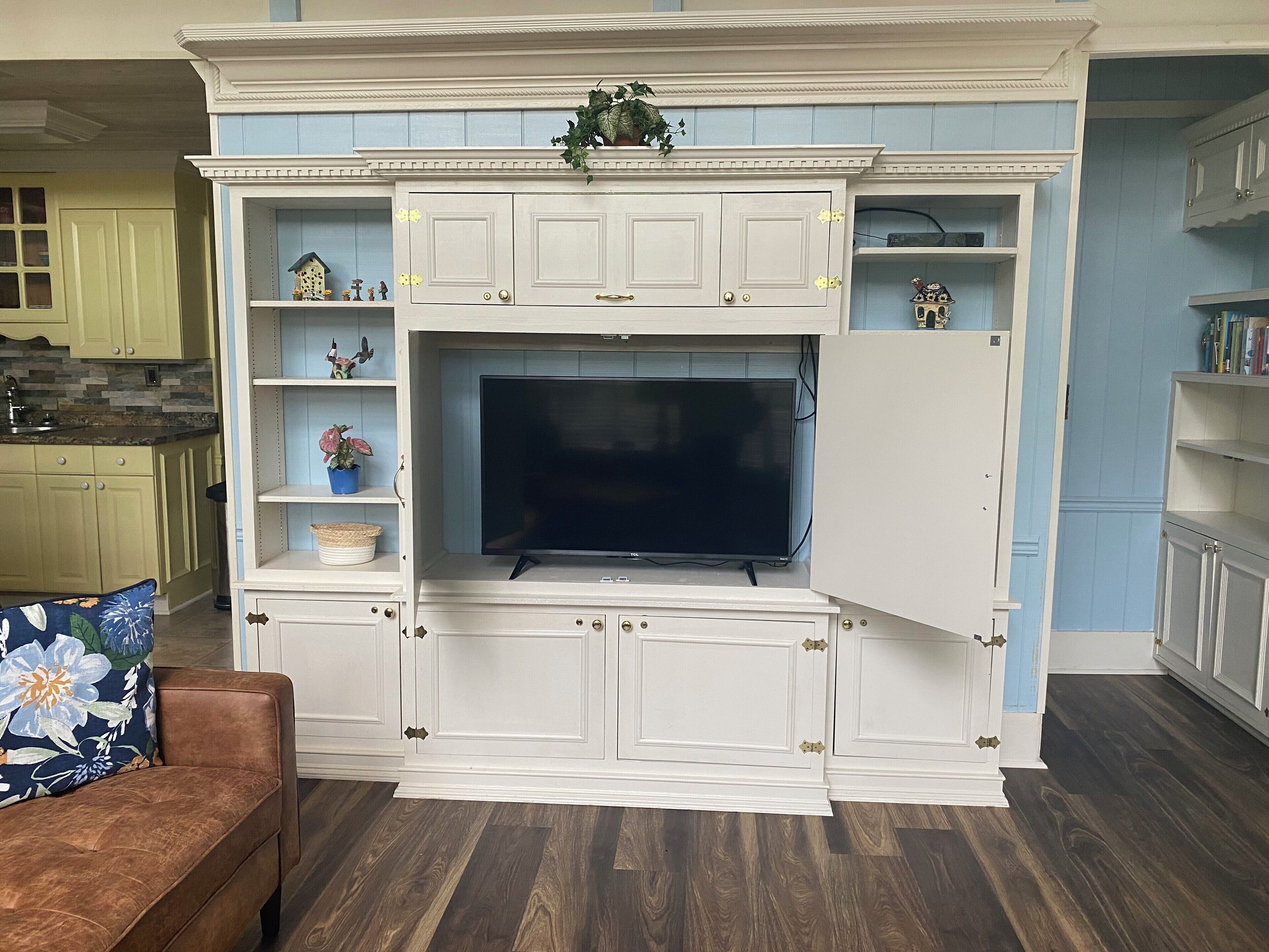 TV, fireplace, foosball, table tennis