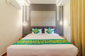 Premium Double Room | Desk