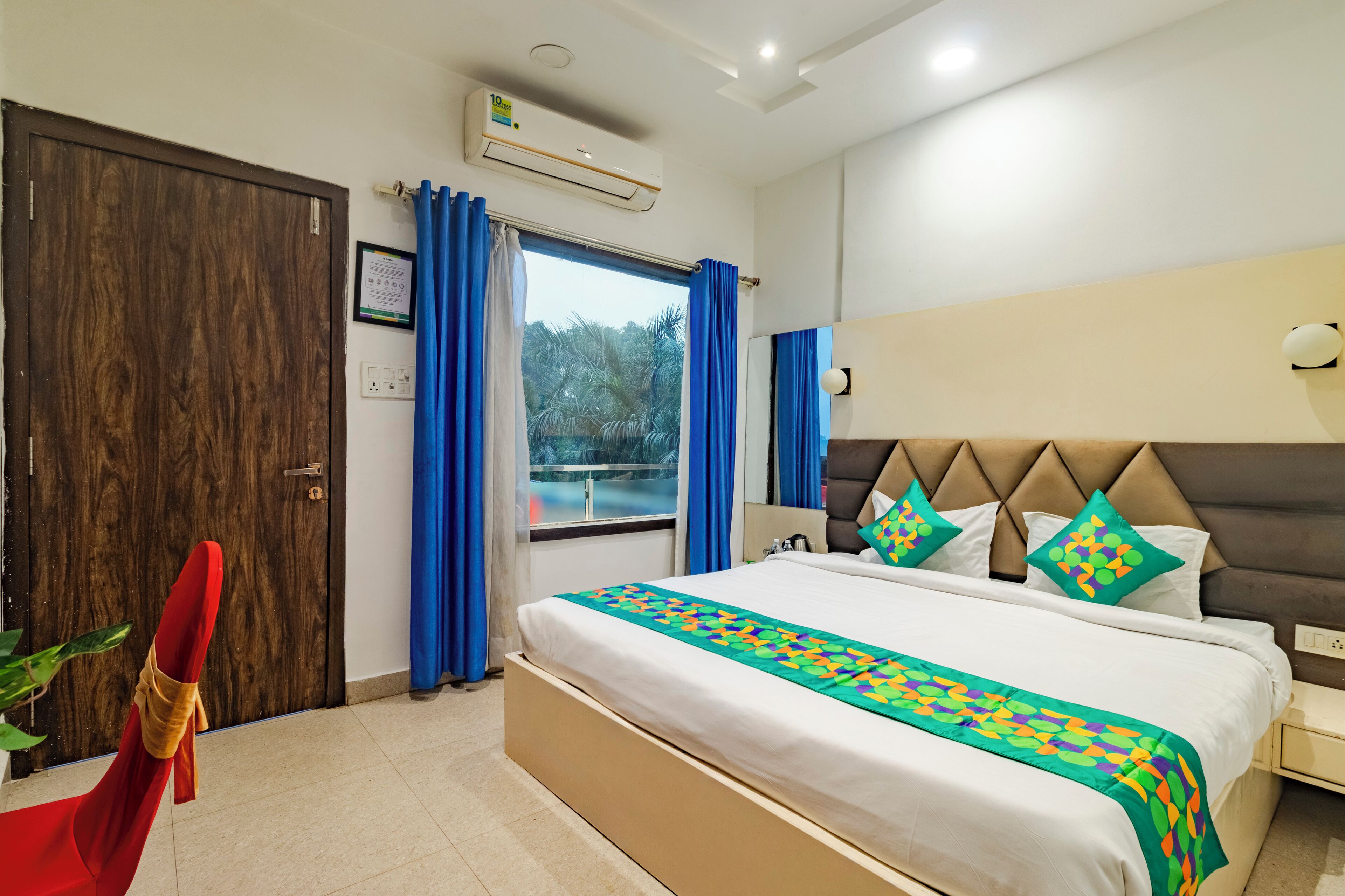 Economy Double Room | Desk