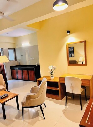 Desk, laptop workspace, free WiFi