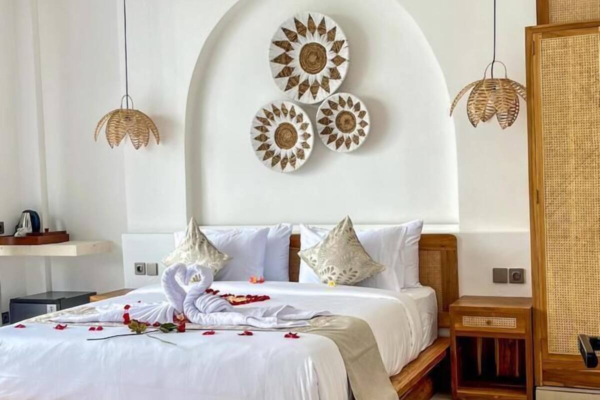 Executive Studio, Private Pool, Garden View | Desk, free WiFi