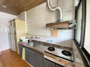 Private kitchen - Elegant Quiet Home@Fully Equipped By Park Great Location Walk To All Shops (Hualien County)