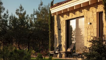 Vineyard Premium Villa | Una cassaforte in camera, tende oscuranti, insonorizzazione