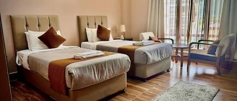 10 bedrooms, iron/ironing board, Internet, bed sheets