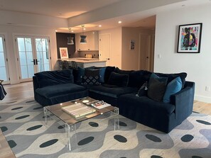 Living area - Beautiful Basement Apartment In Downtown Menlo Park, 5 Minutes from Stanford! (Menlo Park)