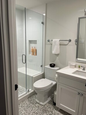 Bathroom - Beautiful Basement Apartment In Downtown Menlo Park, 5 Minutes from Stanford! (Menlo Park)