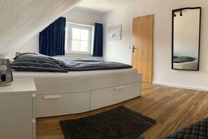 2 soveværelser, strygejern/strygebræt, weekendseng, gratis Wi-Fi