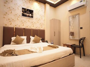 Superior Room | Free WiFi - Shree Shiven Homestay (Varanasi)